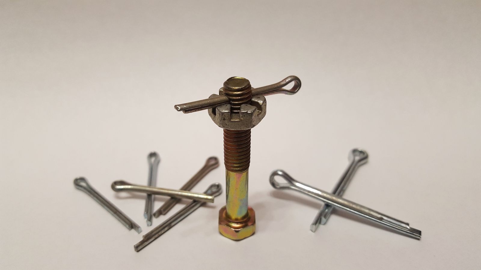 Шплинты — что это, зачем нужны и где применяются для надежной фиксации 5 Шаг 2: Установка шплинта